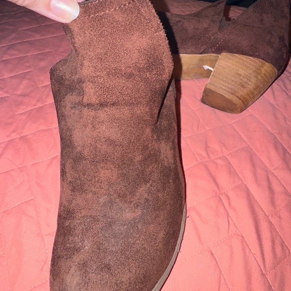 Women's Suede Ankle Boots - Picture 2 of 3
